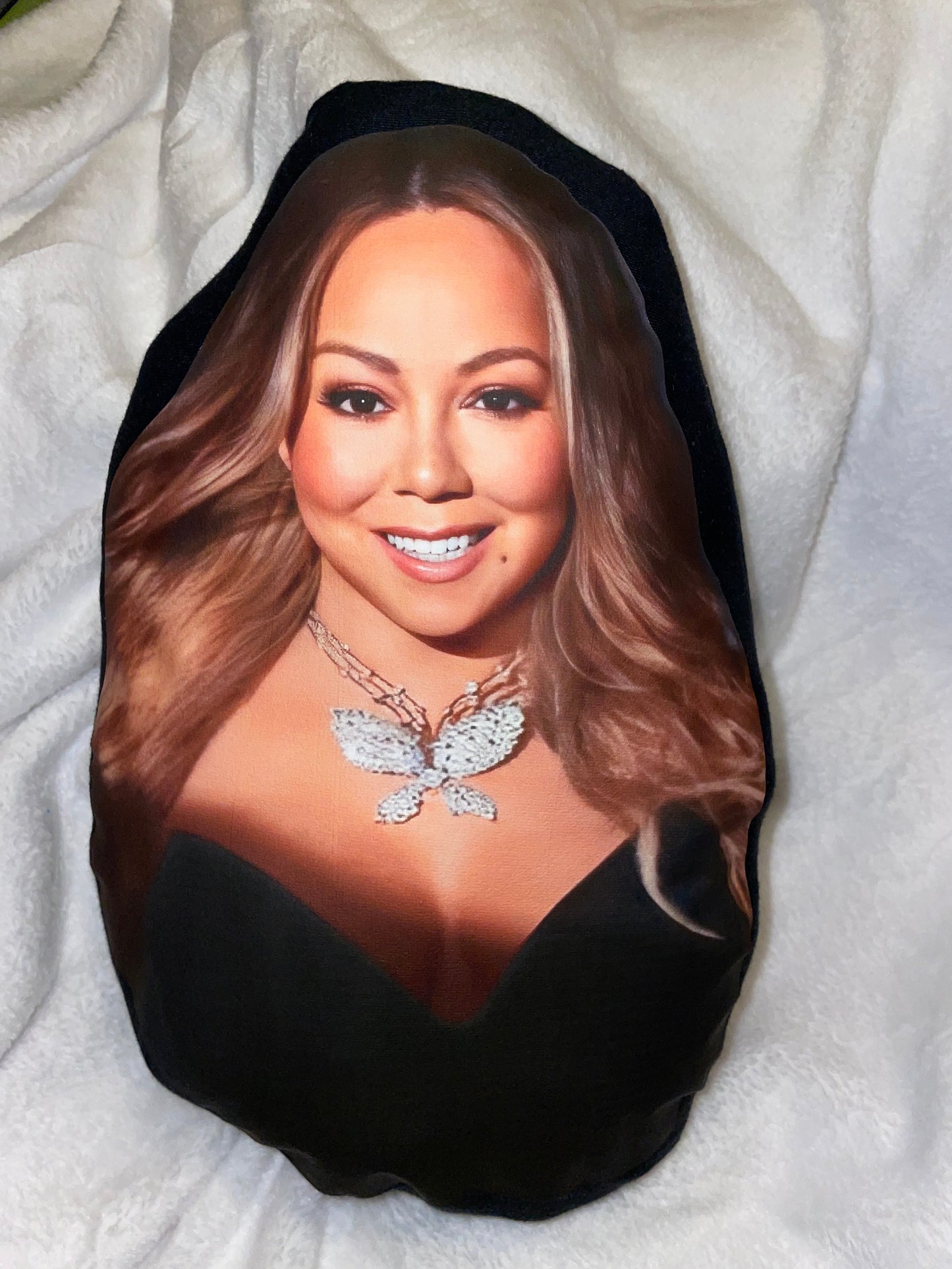 Mariah pillow